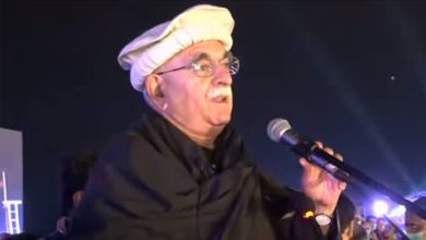 پی ڈی ایم جلسے میں‌ایک مرتبہ پھر محمود اچکزئی نے اردو زبان کے بعد لاہورمیں کھڑے ہوکرلاہوریوں‌‌ کی توہین کرڈالی