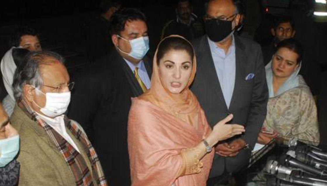 مسلم لیگ ن کی نائب صدر مریم نواز کی خواجہ آصف کی گرفتاری کے درعمل میں پریس کانفرنس